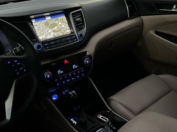 Hyundai Tucson III с пробегом 2017 года, цена 1 999 999 рублей, 190871 км, внедорожник, Автокод Объявления