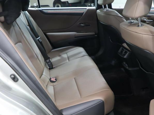 Lexus ES VII Рестайлинг 2 с пробегом 2025 года, цена 5 590 000 рублей, 5755 км, седан, Автокод Объявления