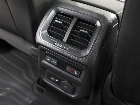 Volkswagen Tiguan II с пробегом 2018 года, цена 3 049 000 рублей, 74059 км, внедорожник, Автокод Объявления