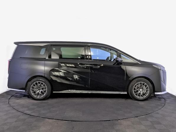 GAC Trumpchi M8 II с пробегом 2023 года, цена 4 500 000 рублей, 3939 км, минивэн, Автокод Объявления