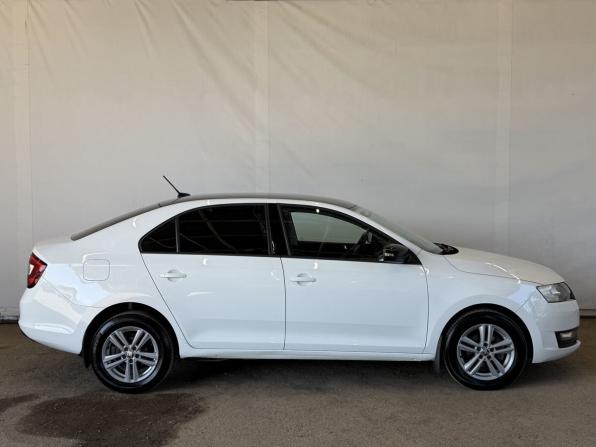 Skoda Rapid I Рестайлинг с пробегом 2018 года, цена 990 000 рублей, 169360 км, лифтбек, Автокод Объявления