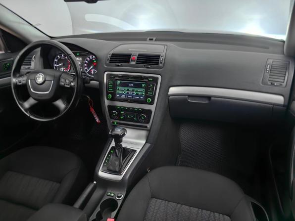 Skoda Octavia II (A5) Рестайлинг с пробегом 2013 года, цена 798 000 рублей, 195425 км, лифтбек, Автокод Объявления