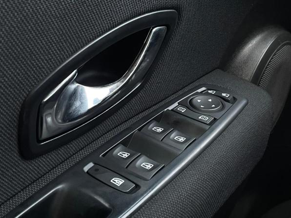 Renault Fluence I Рестайлинг с пробегом 2013 года, цена 680 000 рублей, 199900 км, седан, Автокод Объявления