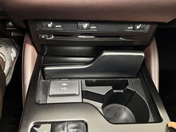 Lexus ES VII с пробегом 2020 года, цена 4 150 000 рублей, 79804 км, седан, Автокод Объявления
