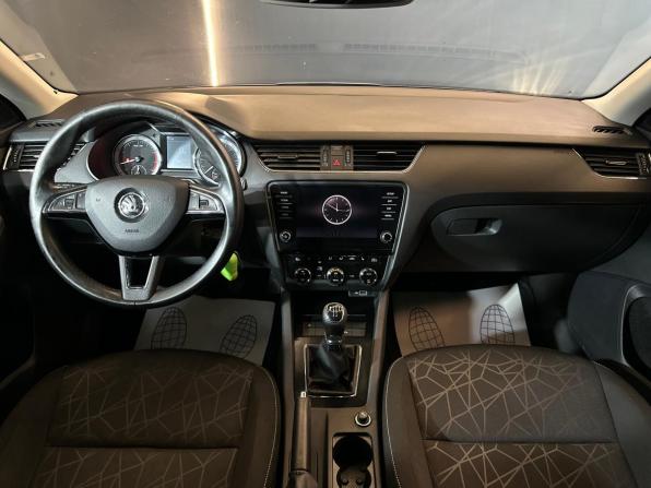 Skoda Octavia III (A7) Рестайлинг с пробегом 2019 года, цена 1 499 000 рублей, 185526 км, лифтбек, Автокод Объявления