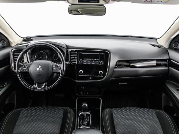 Mitsubishi Outlander III Рестайлинг 3 с пробегом 2020 года, цена 2 499 000 рублей, 81137 км, внедорожник, Автокод Объявления