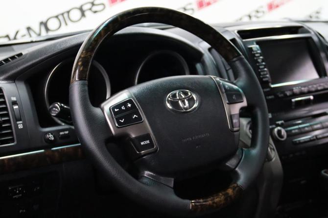 Toyota Land Cruiser 200 Series с пробегом 2010 года, цена 2 480 650 рублей, 541840 км, внедорожник, Автокод Объявления