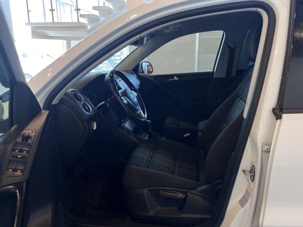 Volkswagen Tiguan I Рестайлинг с пробегом 2015 года, цена 1 550 000 рублей, 147700 км, внедорожник, Автокод Объявления