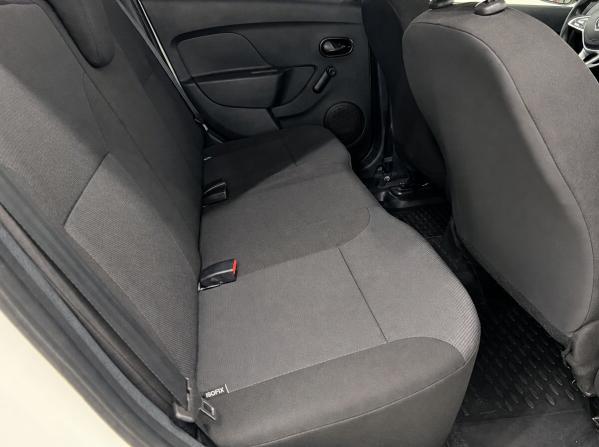 Renault Logan II Рестайлинг с пробегом 2018 года, цена 770 500 рублей, 165130 км, седан, Автокод Объявления