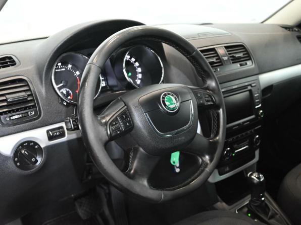 Skoda Yeti I с пробегом 2013 года, цена 920 000 рублей, 129850 км, внедорожник, Автокод Объявления