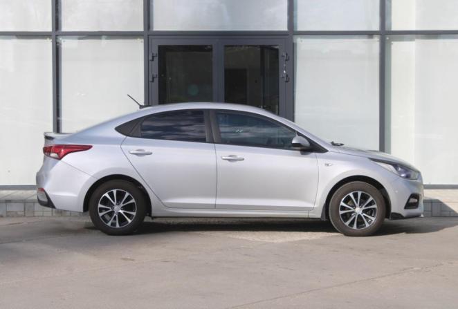 Hyundai Solaris II с пробегом 2019 года, цена 1 340 000 рублей, 128350 км, седан, Автокод Объявления