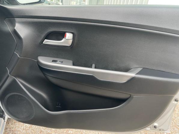 Kia Rio III Рестайлинг с пробегом 2017 года, цена 1 158 900 рублей, 65126 км, седан, Автокод Объявления