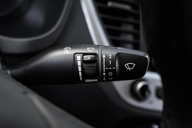 Hyundai Solaris II с пробегом 2017 года, цена 1 359 000 рублей, 120026 км, седан, Автокод Объявления
