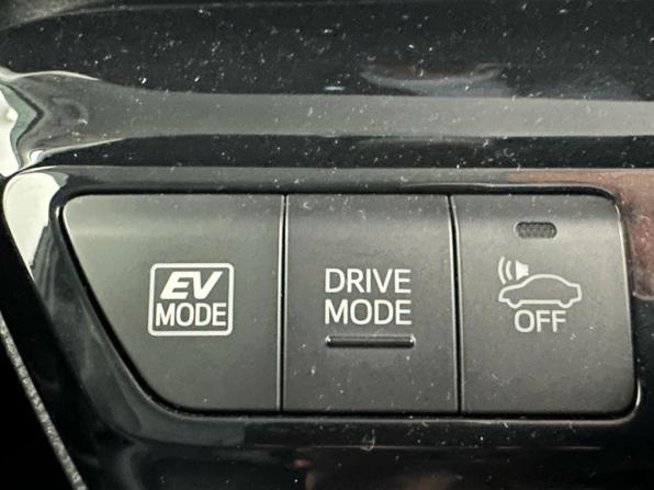 Toyota Prius IV (XW50) с пробегом 2019 года, цена 2 150 000 рублей, 76115 км, лифтбек, Автокод Объявления