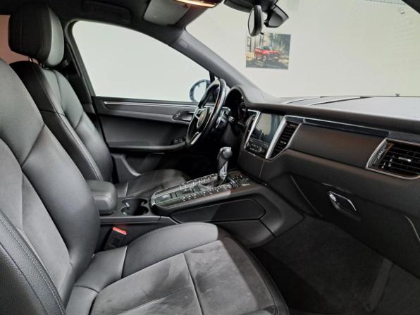 Porsche Macan I с пробегом 2018 года, цена 3 250 000 рублей, 117060 км, внедорожник, Автокод Объявления
