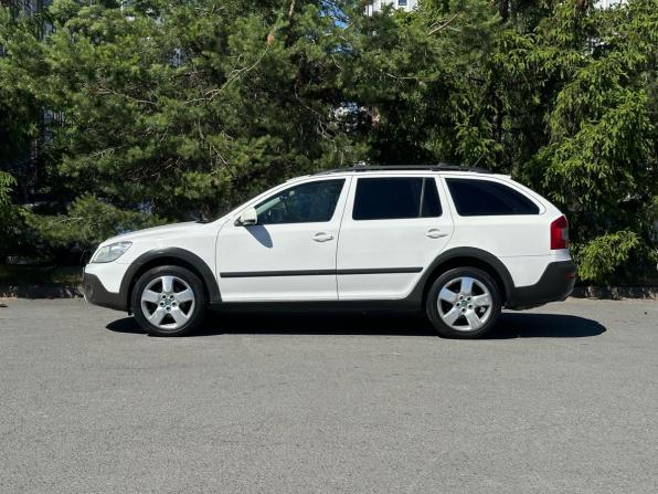 Skoda Octavia II (A5) Рестайлинг с пробегом 2013 года, цена 979 000 рублей, 227367 км, универсал, Автокод Объявления