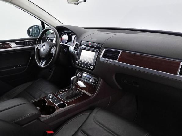 Volkswagen Touareg II Рестайлинг с пробегом 2015 года, цена 2 692 000 рублей, 209995 км, внедорожник, Автокод Объявления