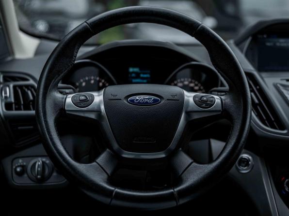 Ford Kuga II Рестайлинг с пробегом 2016 года, цена 840 000 рублей, 149738 км, внедорожник, Автокод Объявления