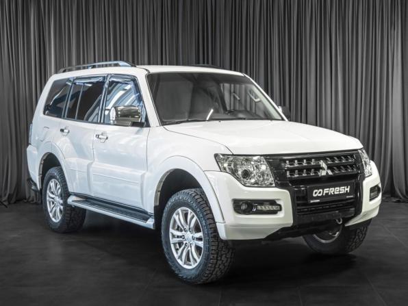 Mitsubishi Pajero IV Рестайлинг 2 с пробегом 2017 года, цена 2 739 000 рублей, 103932 км, внедорожник, Автокод Объявления