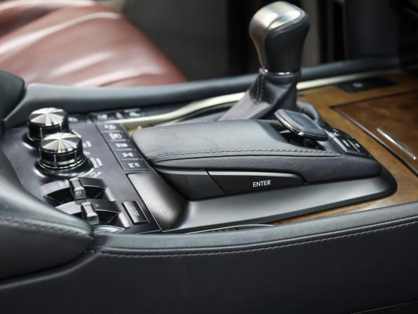 Lexus LX III Рестайлинг 2 с пробегом 2019 года, цена 8 300 000 рублей, 137681 км, внедорожник, Автокод Объявления