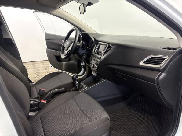 Hyundai Solaris II Рестайлинг с пробегом 2021 года, цена 1 310 000 рублей, 100049 км, седан, Автокод Объявления