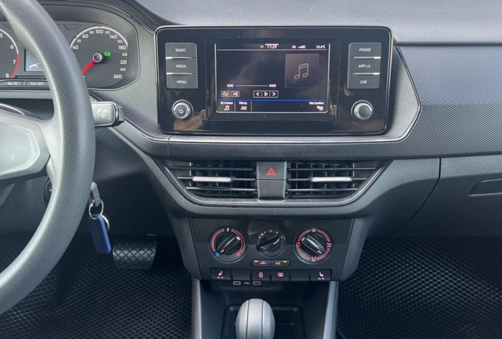 Volkswagen Polo VI Красноярск  - изображение 16