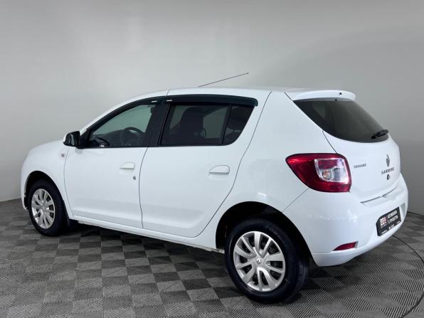 Renault Sandero II Рестайлинг с пробегом 2018 года, цена 960 000 рублей, 70092 км, хэтчбек, Автокод Объявления