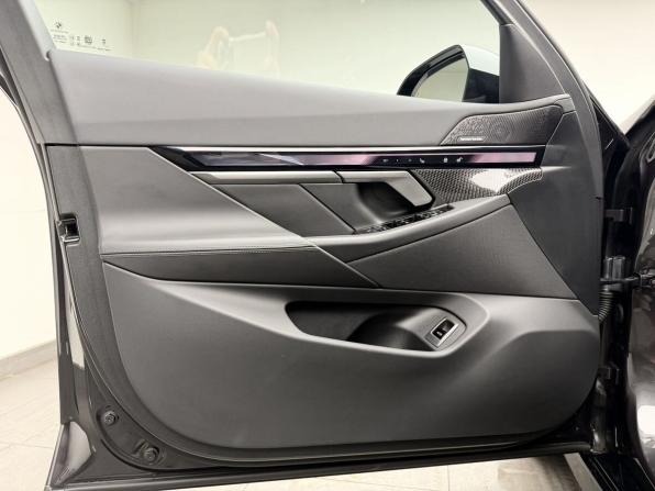 BMW 5 серии VIII (G60/G61/G68) с пробегом 2025 года, цена 8 529 000 рублей, 18546 км, седан, Автокод Объявления