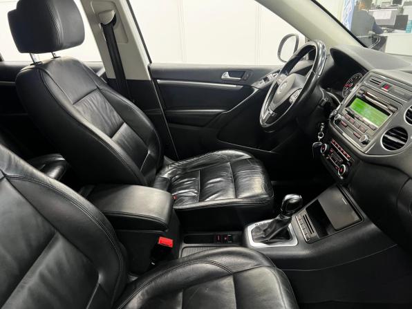 Volkswagen Tiguan I Рестайлинг с пробегом 2012 года, цена 930 000 рублей, 305872 км, внедорожник, Автокод Объявления