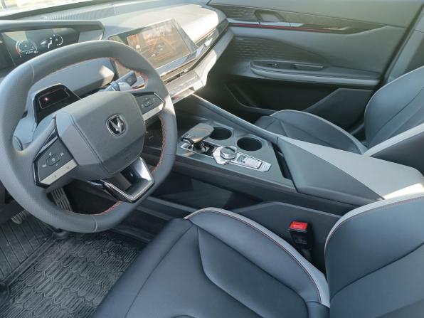 Changan UNI-V I с пробегом 2024 года, цена 3 100 000 рублей, 1505 км, лифтбек, Автокод Объявления