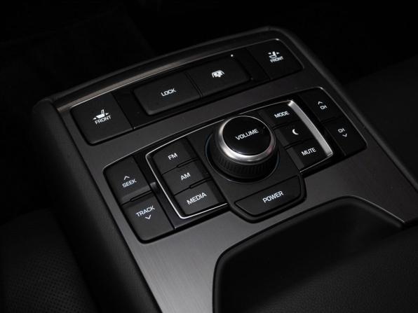 Genesis G80 I с пробегом 2018 года, цена 2 488 000 рублей, 131324 км, седан, Автокод Объявления