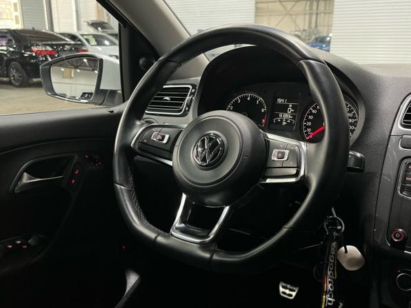 Volkswagen Polo V Рестайлинг с пробегом 2018 года, цена 1 170 000 рублей, 131092 км, седан, Автокод Объявления