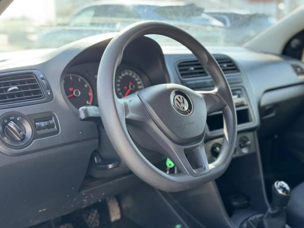 Volkswagen Polo V Рестайлинг с пробегом 2019 года, цена 995 000 рублей, 81660 км, седан, Автокод Объявления