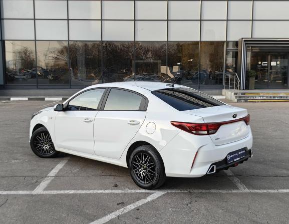Kia Rio IV Рестайлинг с пробегом 2021 года, цена 1 330 000 рублей, 102644 км, седан, Автокод Объявления