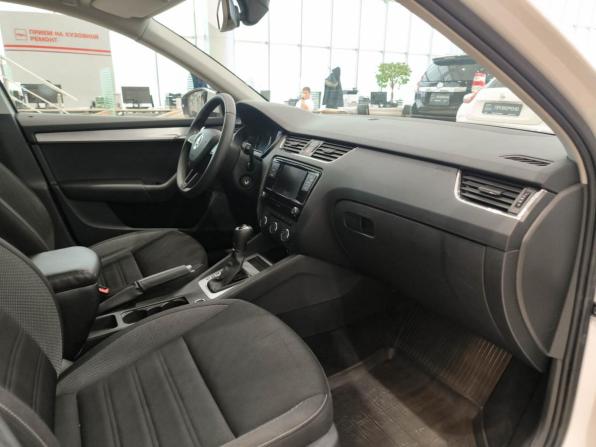 Skoda Octavia III (A7) Рестайлинг с пробегом 2017 года, цена 1 680 000 рублей, 61392 км, лифтбек, Автокод Объявления