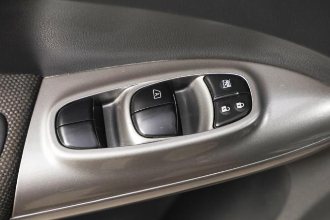 Nissan Juke I с пробегом 2012 года, цена 1 299 000 рублей, 124600 км, внедорожник, Автокод Объявления