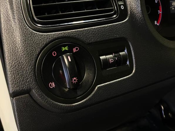 Volkswagen Polo V Рестайлинг с пробегом 2019 года, цена 1 190 000 рублей, 128163 км, седан, Автокод Объявления
