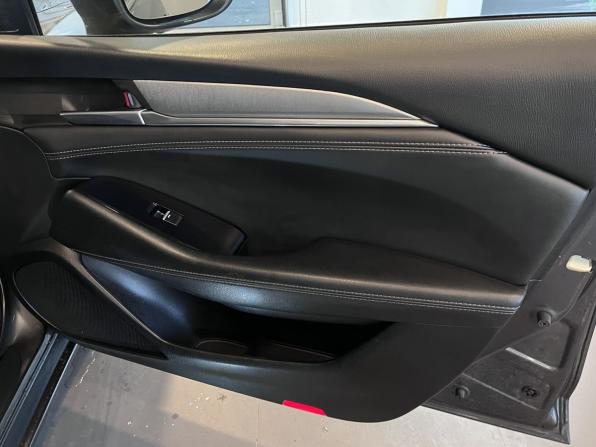 Mazda 6 III (GJ) Рестайлинг 2 с пробегом 2019 года, цена 2 575 000 рублей, 97730 км, седан, Автокод Объявления