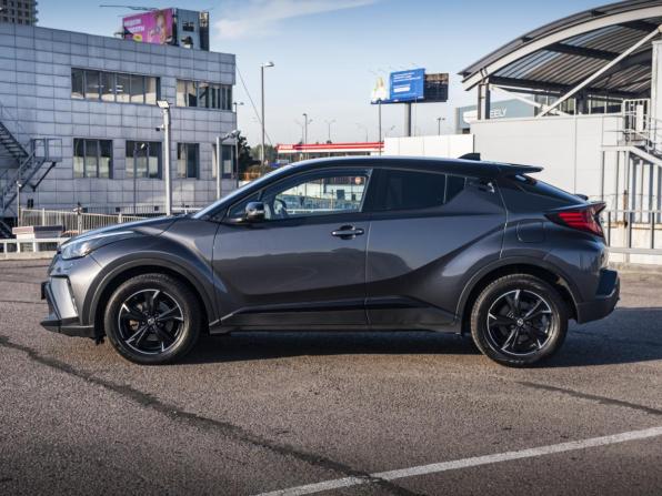Toyota C-HR I Рестайлинг с пробегом 2022 года, цена 2 100 000 рублей, 140729 км, внедорожник, Автокод Объявления