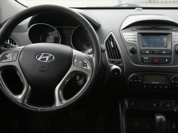 Hyundai ix35 I Рестайлинг с пробегом 2015 года, цена 955 000 рублей, 311900 км, внедорожник, Автокод Объявления