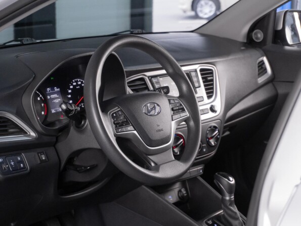 Hyundai Solaris II Рестайлинг с пробегом 2021 года, цена 1 599 000 рублей, 117290 км, седан, Автокод Объявления