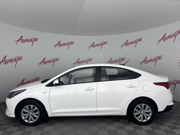 Hyundai Solaris II Рестайлинг с пробегом 2022 года, цена 1 369 000 рублей, 128093 км, седан, Автокод Объявления