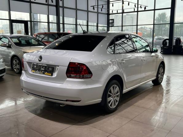 Volkswagen Polo V Рестайлинг с пробегом 2017 года, цена 1 140 000 рублей, 112894 км, седан, Автокод Объявления