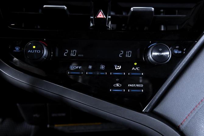 Toyota Camry VIII (XV70) Рестайлинг с пробегом 2021 года, цена 3 099 000 рублей, 106875 км, седан, Автокод Объявления