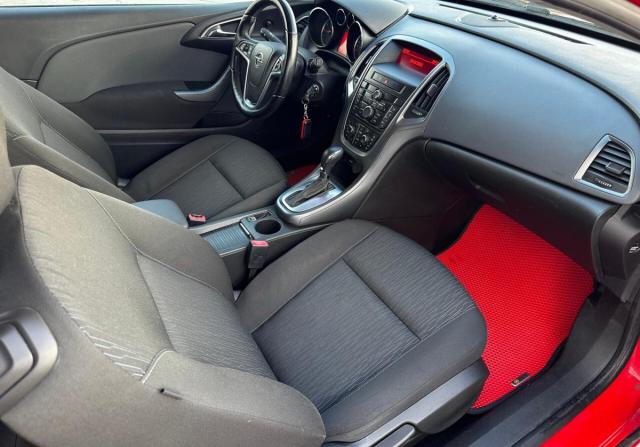 Opel Astra J Рестайлинг с пробегом 2013 года, цена 880 000 рублей, 86500 км, хэтчбек, Автокод Объявления