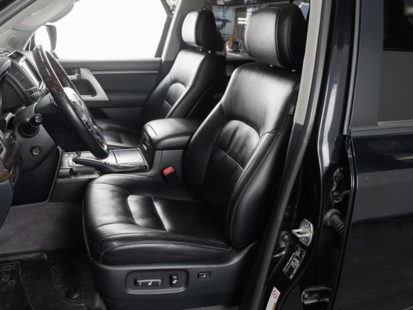 Toyota Land Cruiser 200 Series Рестайлинг 1 с пробегом 2012 года, цена 3 600 000 рублей, 227192 км, внедорожник, Автокод Объявления