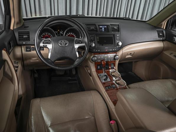 Toyota Highlander II (XU40) Рестайлинг с пробегом 2010 года, цена 1 798 000 рублей, 162823 км, внедорожник, Автокод Объявления