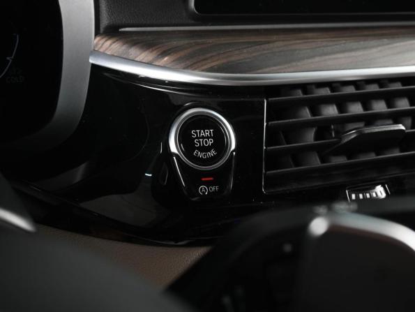 BMW 5 серии VII (G30/G31/G38) с пробегом 2019 года, цена 4 379 000 рублей, 180201 км, седан, Автокод Объявления