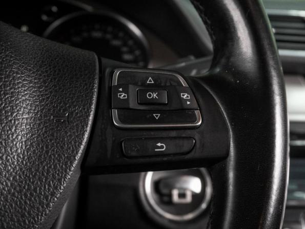 Volkswagen Passat B7 с пробегом 2012 года, цена 959 000 рублей, 197011 км, седан, Автокод Объявления
