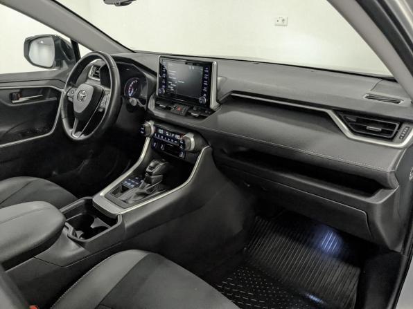 Toyota RAV4 V (XA50) с пробегом 2021 года, цена 3 675 000 рублей, 106000 км, внедорожник, Автокод Объявления